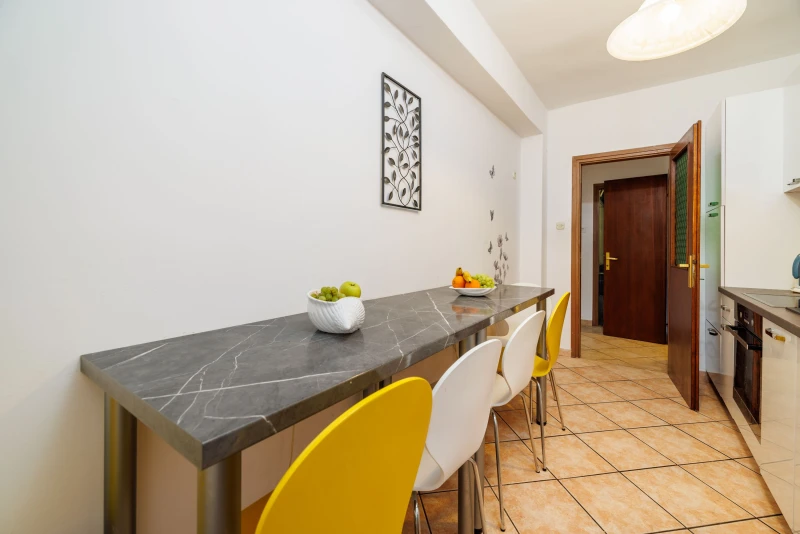 Apartman 1, Kuhinja