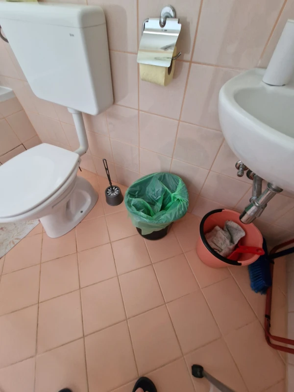 Apartman 4, Kupaonica / wc