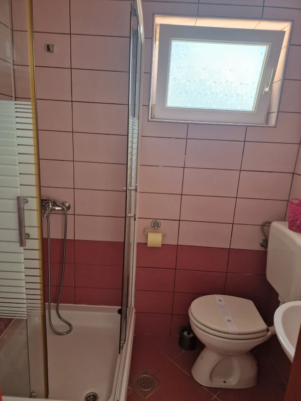 Soba 5, Kupaonica / wc