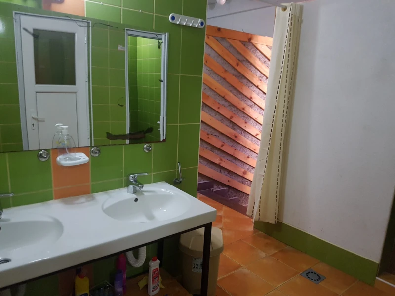 8 krevetna soba, Bathroom / WC