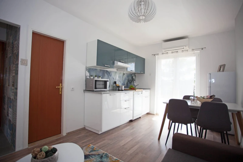 Apartment 3, Kitchen
