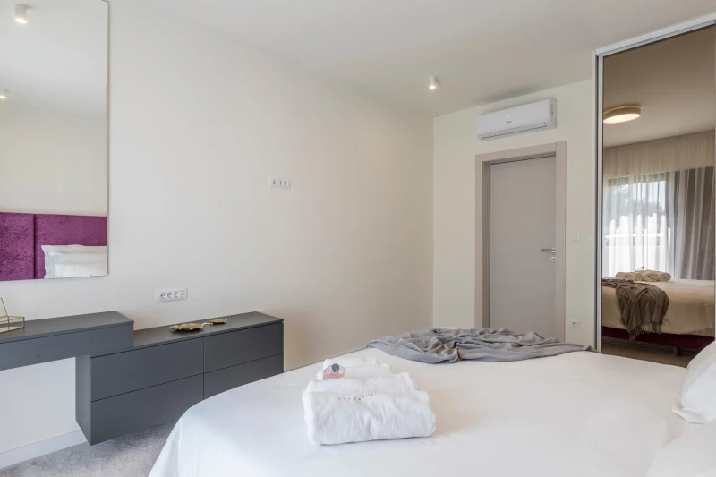 Room 4