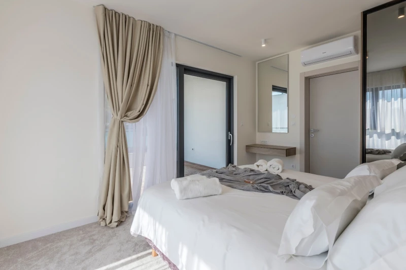 Room 1